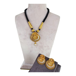 Sitting Lakshmi Nagara Pendant Set