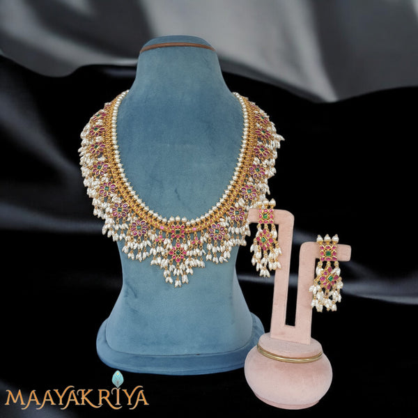 Chandrapushpam Guttapusalu Necklace Set