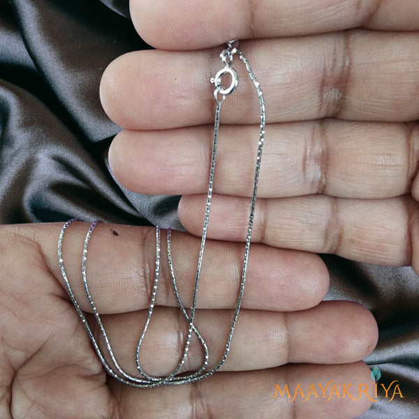 Lustre Line Silver Chain