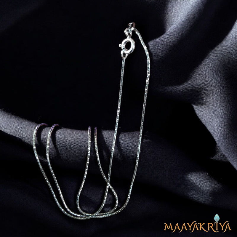 Lustre Line Silver Chain